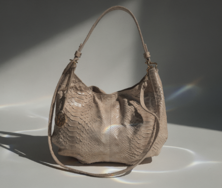 Bolso MEPHISTO en piel de serpiente color camel