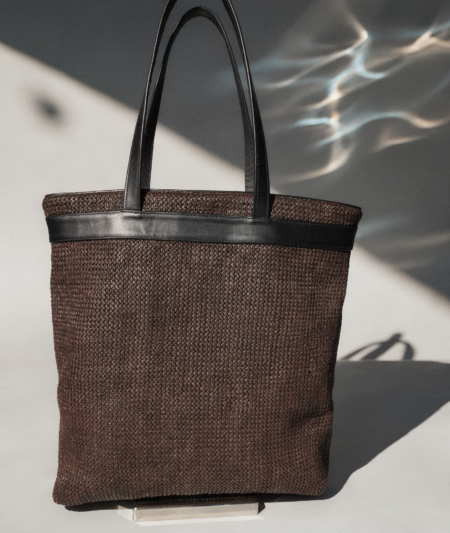 Bolso Tote Aquiles en rafia de coco marrón y piel de vacuno negra